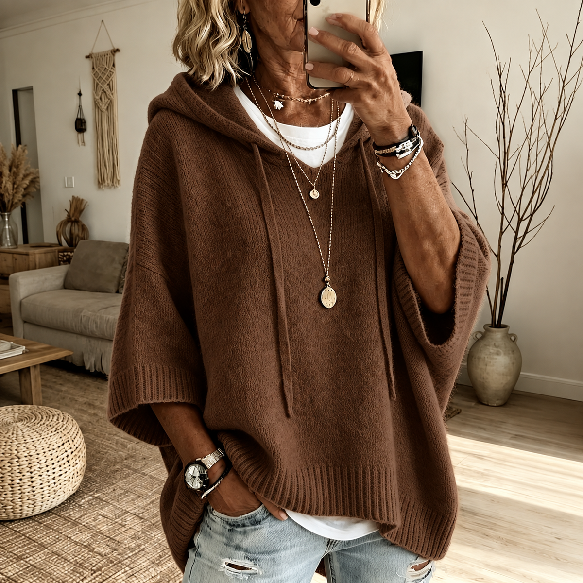 Antonina – Brązowy Sweter Ponczo z Kapturem