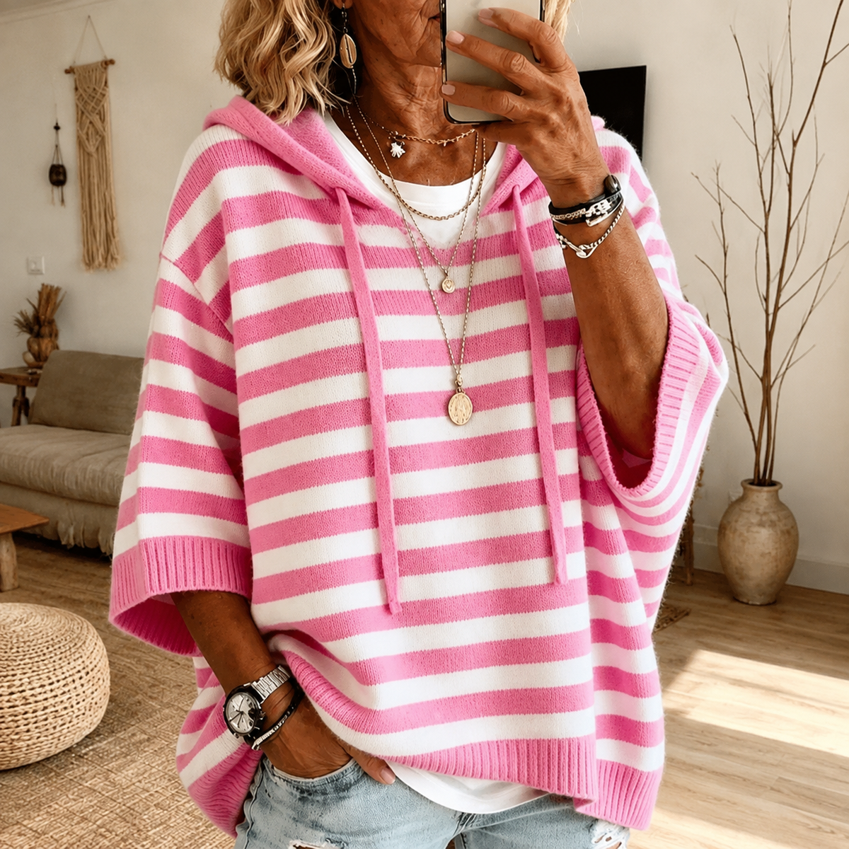 Emilia – Sweter Ponczo w Różowe Paski