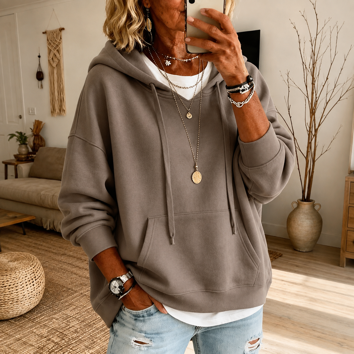 Ksenia – Szarobeżowy Sweter Oversize z Kapturem